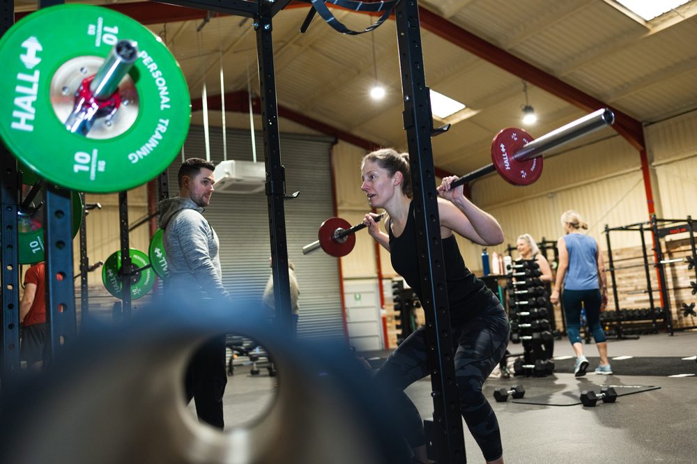 Should I Join a Gym or Hire a Personal Trainer